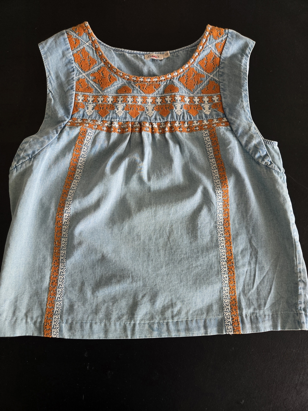 ​FAHERTY Embroidered Chambray Sleeveless Top Tank Light Wash Denim Small